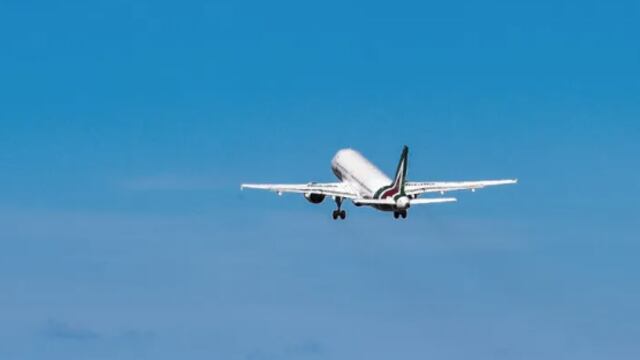 Detienen a mujer por abandonar a su nieta en aeropuerto de EE.UU. y abordar vuelo