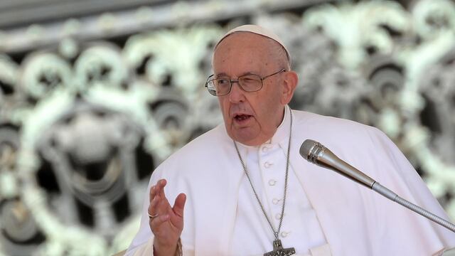 El papa Francisco pide a la Iglesia no solo juzgar las uniones homosexuales