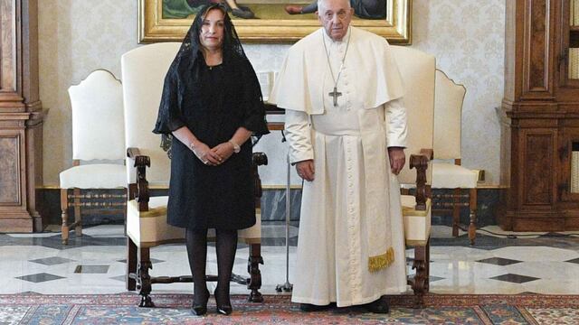 Dina Boluarte dialogó con el papa en el Vaticano sobre situación en Latinoamérica