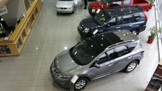 Venta de autos nuevos retrocedió 4.8% en 2014