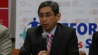Aníbal Velásquez: El perfil profesional y académico del ministro de Salud