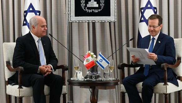 Embajador Manuel Cacho-Sousa presentando cartas credenciales al presidente de Israel, Isaac Herzog (Foto: Gobierno)