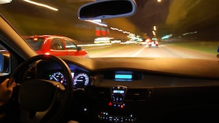 Seis consejos para conducir de manera segura durante la noche