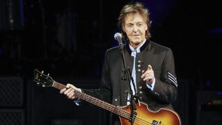 Paul McCartney conquistó a sus fans con show sorpresa durante una fiesta