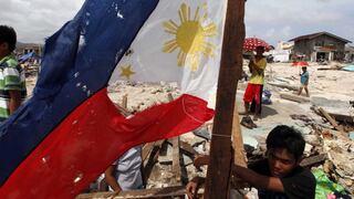 Filipinas: Miles suplican por ayuda tras paso de tifón Haiyan