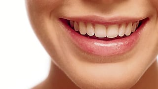 ‘Renovando sonrisas’: Instrumento dental permite hacer diseños de sonrisa y ortodoncia invisible