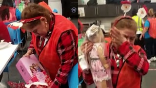El mejor regalo de Navidad: mujer mayor recibe una muñeca por primera vez en su vida