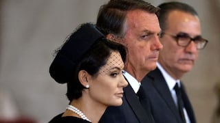 Jair Bolsonaro improvisa un mitin electoral en un Londres de luto por Isabel II