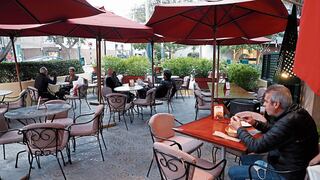 Restaurantes y establecimientos culturales pueden usar terrazas y espacios públicos