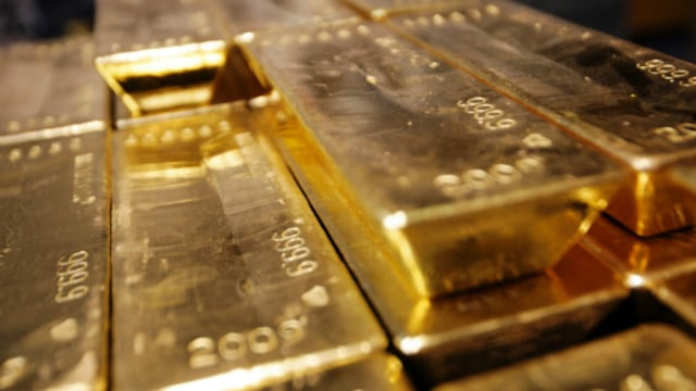Oro abre a la baja, pero se mantiene sobre US$ 1,200 ante fortaleza del dólar