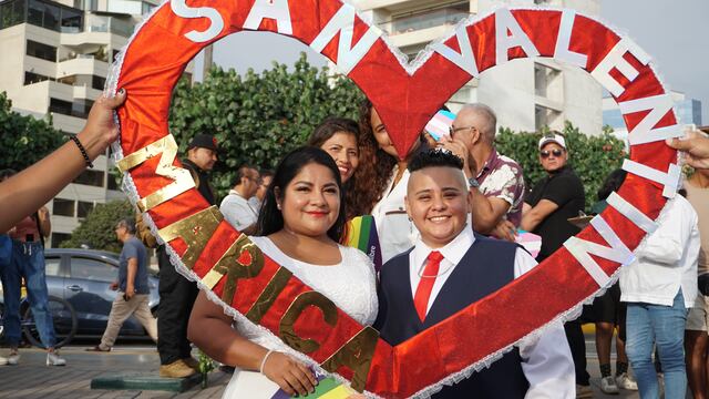 Esperando la soñada igualdad: Parejas LGBT+ se dieron el sí en boda simbólica