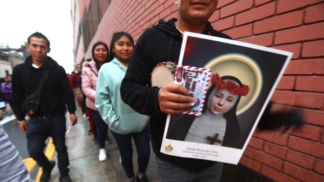 Santa Rosa de Lima: Fieles hacen cola para dejar su carta a la ‘Patrona de América’