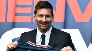 El primer ministro francés regala al papa Francisco la camiseta de Messi del PSG