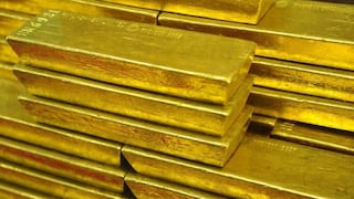 Oro baja más de 1% ante apreciación del dólar