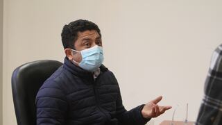 Bermejo se ofusca con periodista que le preguntó sobre vínculos de Iber Maraví con el terrorismo