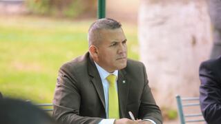 Ministro de Desarrollo Agrario, Javier Arce, también hizo de las suyas en el Parlamento Andino