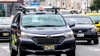 Multarán con más de 5 mil soles a conductores de taxi ejecutivo que tomen pasajeros en vía pública
