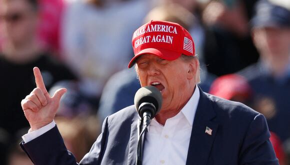 Donald Trump arremetió contra los inmigrantes. (Foto: KAMIL KRZACZYNSKI / AFP)