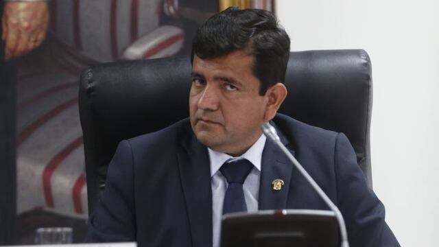 ¿Quién es Luis López Vilela, congresista acusado de darle "masaje asqueroso" a Paloma Noceda?