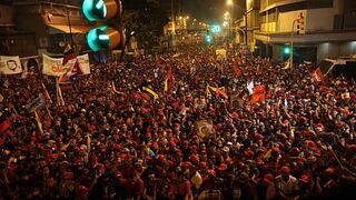 Hugo Chávez logra tercera reelección con 54% de votos