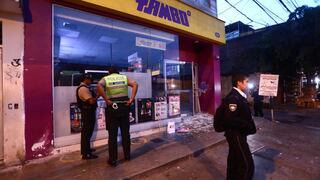 Delincuentes asaltan a ‘combazos’ una tienda de Tambo en San Juan de Miraflores 