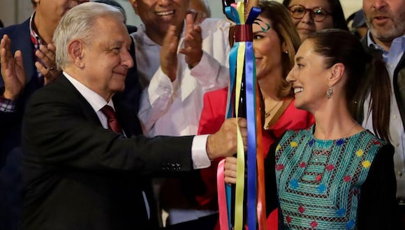 La candidata presidencial Claudia Sheinbaum busca continuar con las políticas del gobierno de su mentor, el presidente López Obrador.