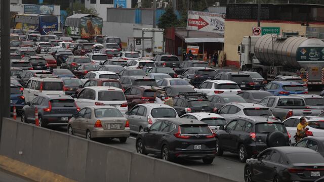 Feriado 8 de octubre: Gran congestión vehicular en peaje de Lurín para salir de Lima rumbo al sur | FOTOS