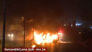 Panamericana Sur: auto y camión se incendian tras choque y conductores quedan heridos