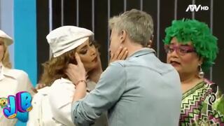 Mariella Zanetti besa a Diego Bertie en parodia de “JB en ATV” 