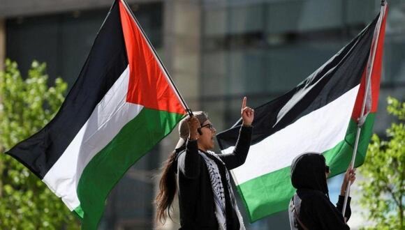 Manifestantes protestan a favor de Palestina, que tiene un estatus limitado en la ONU desde 2012.