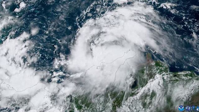 Aerolíneas cancelan vuelos en Nicaragua por el paso del huracán Julia