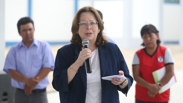 Ministra de Educación, Magnet Márquez, presentó su carta de renuncia