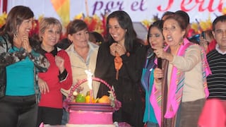 Nadine Heredia celebró cumpleaños con “sus ministras” y ‘portátil’