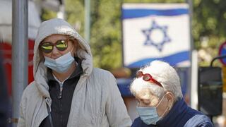 Coronavirus: Israel retoma las mascarillas en interiores ante aumento de casos 