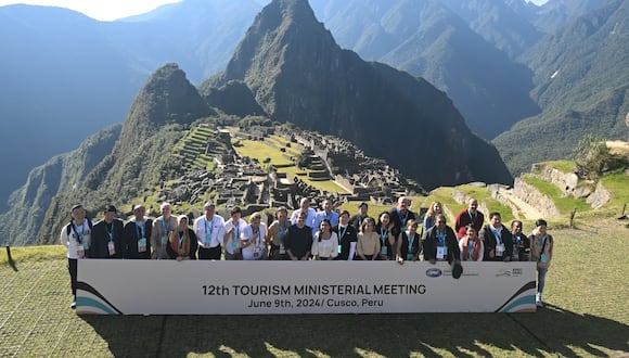 Autoridades, jefes de delegación y equipos técnicos de las 21 economías de APEC que participan en la 63° Reunión del Grupo de Trabajo de Turismo, visitaron el santuario.