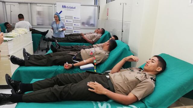¡Admirable! Miembros del Ejército donan sangre para Eyvi Ágreda [FOTOS]