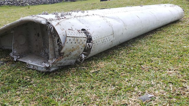 Vuelo MH370: Malasia "confirma" que restos hallados son de un Boeing 777 [Video]
