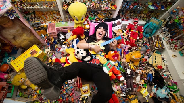 Vida de coleccionista. Claudia, la publicista que llenó un departamento solo con juguetes vintage.