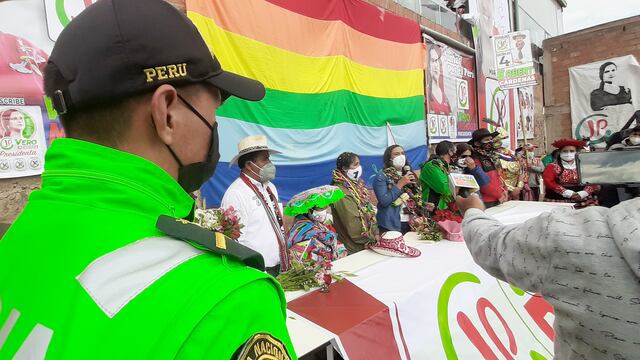 Policías cancelan evento de Verónika Mendoza  en Cusco [VIDEO]