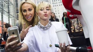 FOTOS: Miley Cyrus y su madre se muestran irreverentes