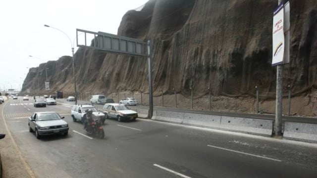 Reportan caída de piedras en la Costa Verde tras temblor en Lima