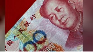 China busca calmar a mercados tras caída de acciones y del yuan por temor a guerra comercial