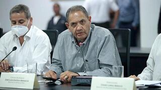 Ministro de Defensa a la prensa: “¿dudan de que existe un plan [para sacar a Pedro Castillo]?”