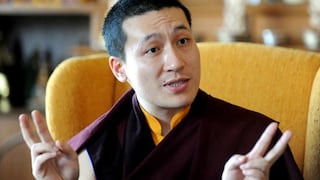 Maestro tibetano deja el celibato para casarse con su mejor amiga