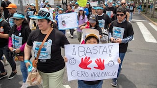 “Quitémonos la venda”: la caminata que movilizó a cientos de personas contra la violencia sexual hacia la niñez