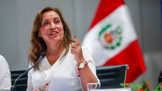 Dina Boluarte: “El ministro del Interior no es pico de oro ni habla bonito pero está haciendo un buen trabajo”