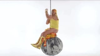 Hulk Hogan parodia a Miley Cyrus bailando 'Wrecking Ball'