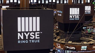 Wall Street inicia con pérdidas tras caída de acciones de Facebook y Nike