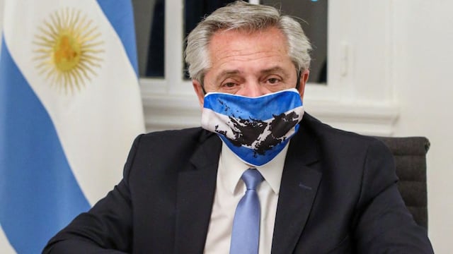 Presidente de Argentina dice que sin la vacuna contra el COVID-19 la “estaría pasando mal” 