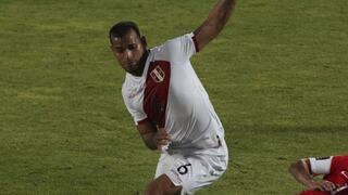 Miguel Trauco no jugará en La Paz contra Bolivia por suspensión